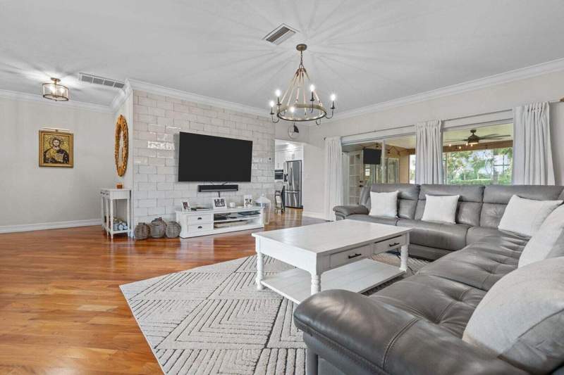 2 bedroom Single Family Residence at 3929 Lowson Boulevard, Sherwood Park, Delray Beach — photo 4