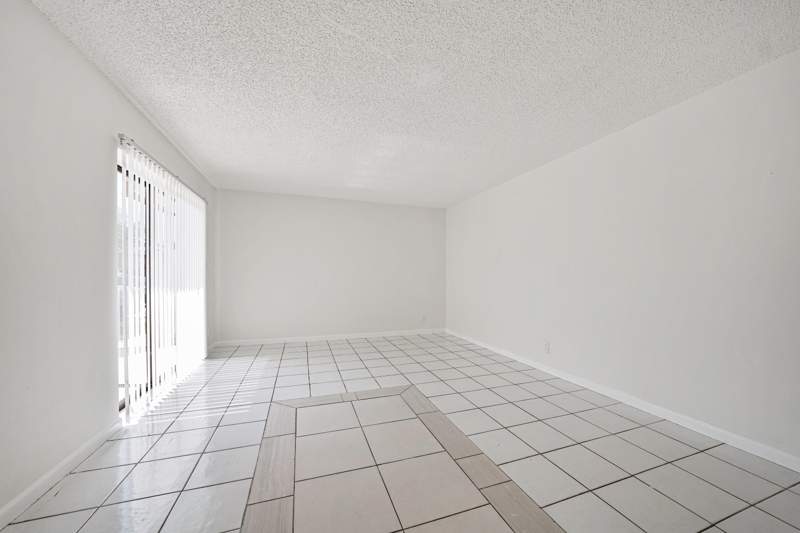 2 bedroom Condominium at 2173 White Pine Circle #C, Pines 2, Greenacres — photo 3