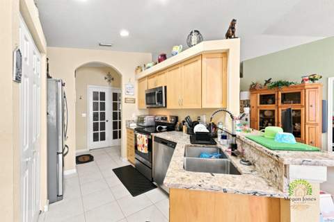 5863 Azalea Circle, West Palm Beach FL - photo 8 of 49