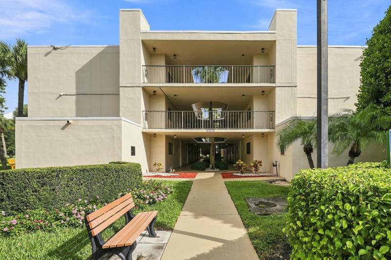 1 bedroom Condominium at 5370 Las Verdes Circle #304, Cypress Condo, Delray Beach — photo 2