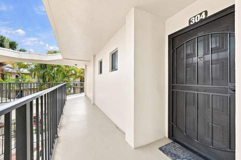 5370 Las Verdes Circle #304, Delray Beach FL - photo 21 of 26
