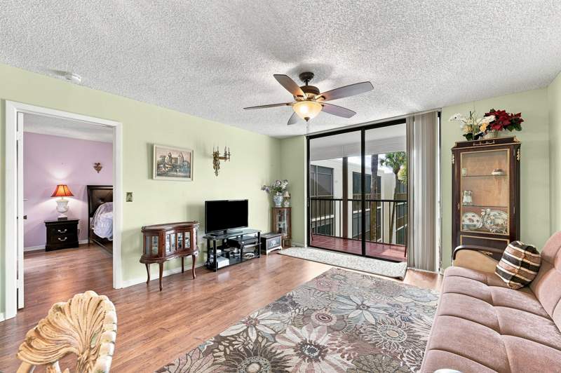 1 bedroom Condominium at 5370 Las Verdes Circle #304, Cypress Condo, Delray Beach — photo 5