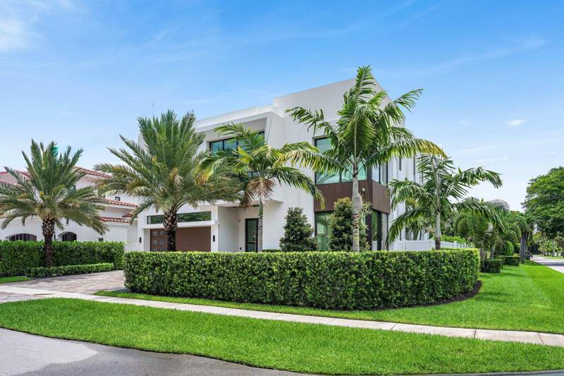 5 bedroom Single Family Residence at 400 NE 4th Street, Ocean Heights, Boca Raton — photo 4