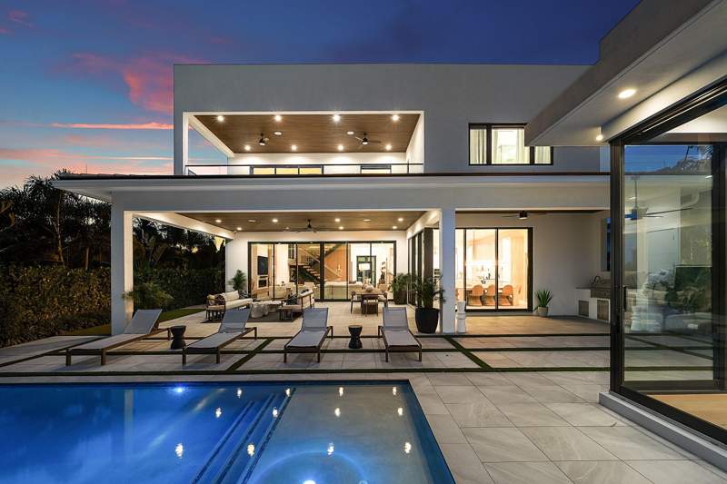 5 bedroom Single Family Residence at 400 NE 4th Street, Ocean Heights, Boca Raton — photo 3