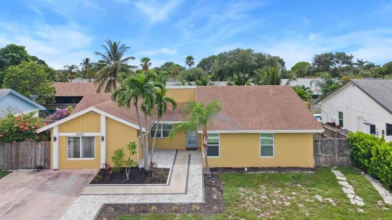 4 bedroom Single Family Residence at 1127 NW 9th Street, Sky Lake 3, Boynton Beach — photo 2