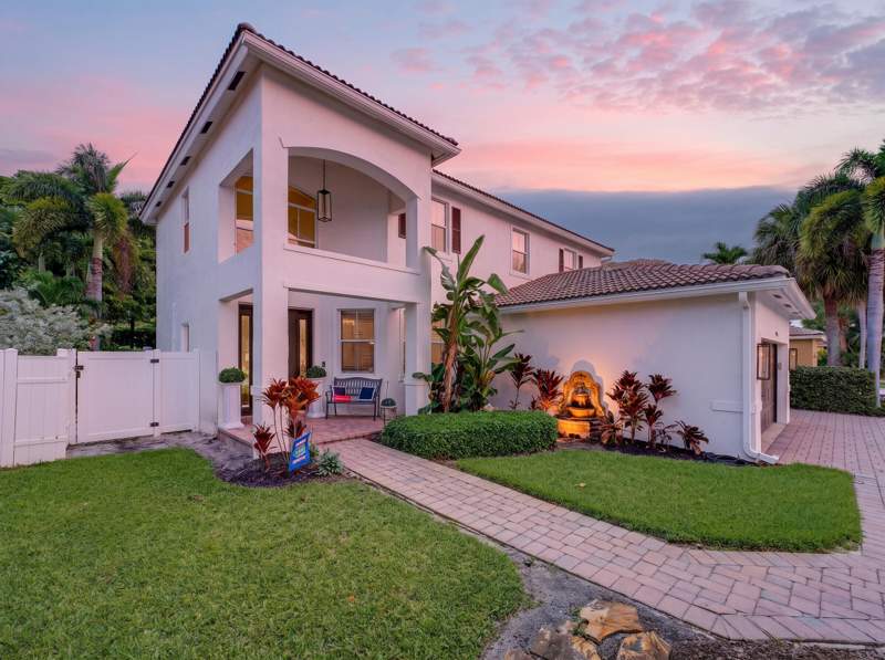 5 bedroom Single Family Residence at 6326 C Durham Drive, Journeys End 2, Lake Worth — photo 2