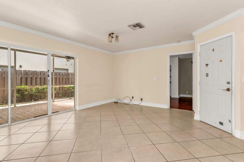 4 bedroom Single Family Residence at 5486 NW 44th Way, Winston Park Section Two-A, Coconut Creek — photo 5