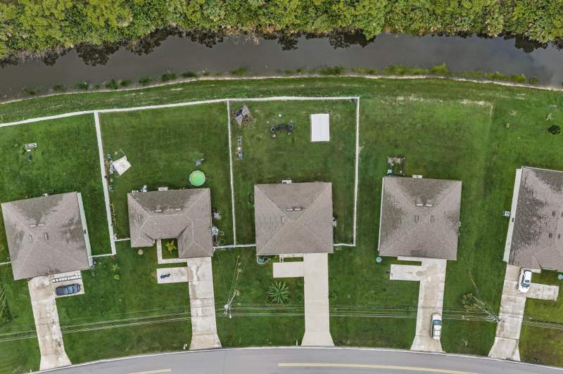 3 bedroom Single Family Residence at 2518 SW Savage Boulevard, Port St Lucie Section 35, Port St. Lucie — photo 4