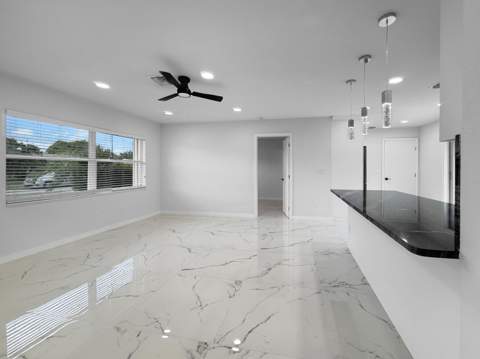 2030 NE 1st Lane, Boynton Beach FL - photo 10 of 27