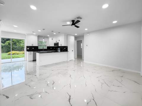 2030 NE 1st Lane, Boynton Beach FL - photo 8 of 27