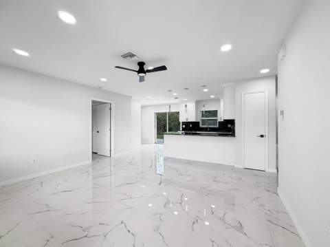 2030 NE 1st Lane, Boynton Beach FL - photo 7 of 27