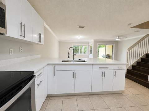 945 Imperial Lake Road, Lake Belvedere Estates FL - photo 8 of 32