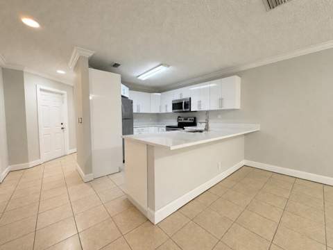 945 Imperial Lake Road, Lake Belvedere Estates FL - photo 9 of 32