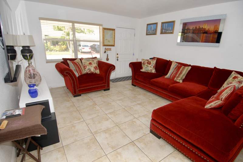 2 bedroom Single Family Residence at 6875 NW 17th Court, Paradise Gardens Sec 2, Margate — photo 3