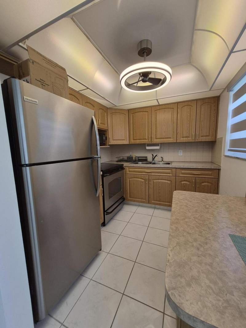 2 bedroom Condominium at 144 Dorchester G, Dorchester Condo, West Palm Beach — photo 3