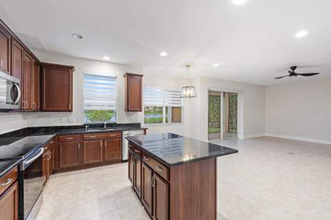 7751 SE Heritage Boulevard, Hobe Sound FL - photo 15 of 53