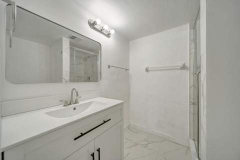 6001 NW 61st Avenue #112, Tamarac FL - photo 7 of 36