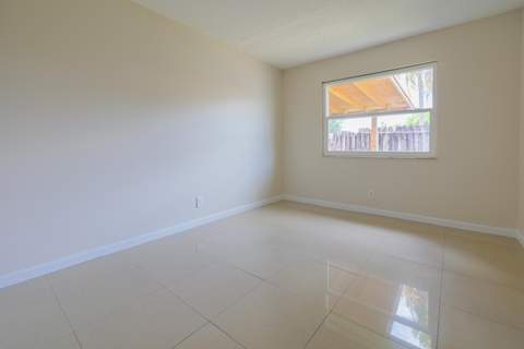4755 Orleans Court #B, West Palm Beach FL - photo 16 of 23
