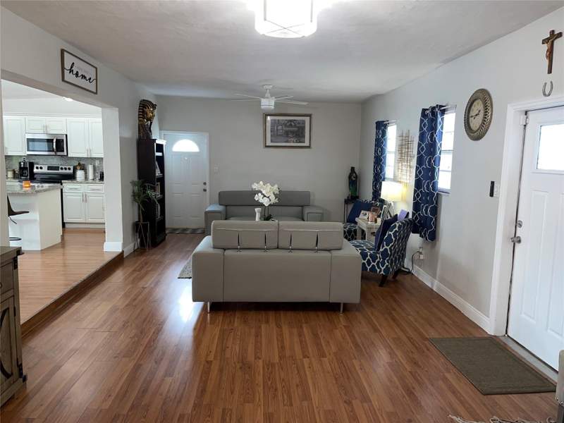 3 bedroom Single Family Residence at 5813 NW 18th Court, Ibec Neighborhood No 1, Margate — photo 2