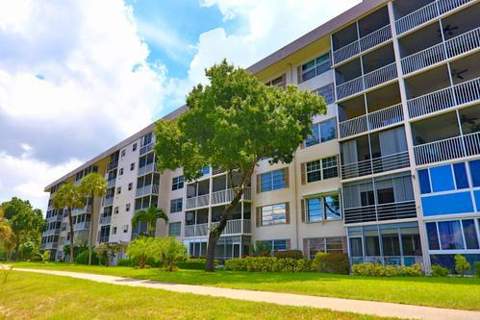 2801 N Palm Aire Drive #405, Pompano Beach FL - photo 6 of 51