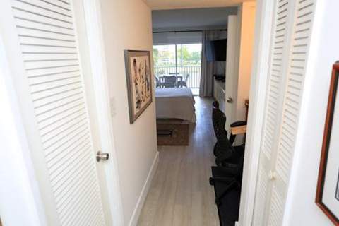 2801 N Palm Aire Drive #405, Pompano Beach FL - photo 16 of 51