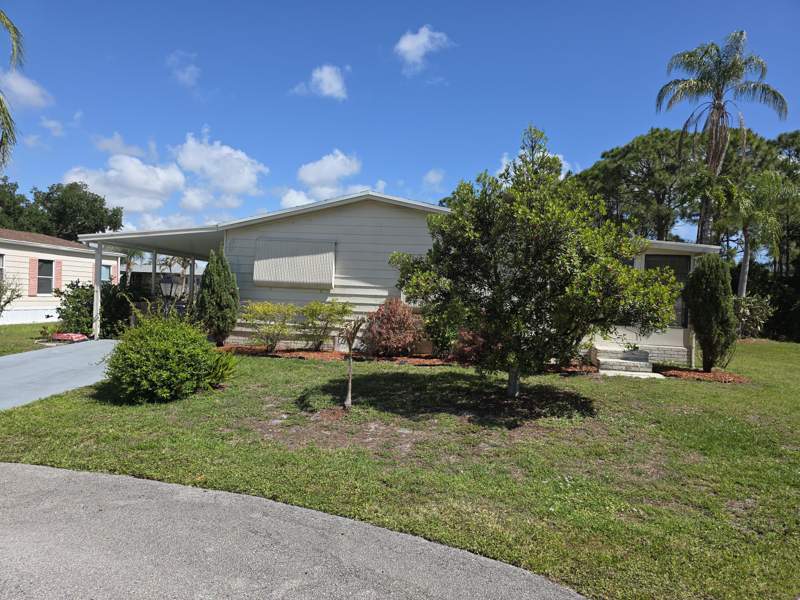 2 bedroom Manufactured Home at 2624 Caper Court, Savanna Club Plat I, Port St. Lucie — photo 2