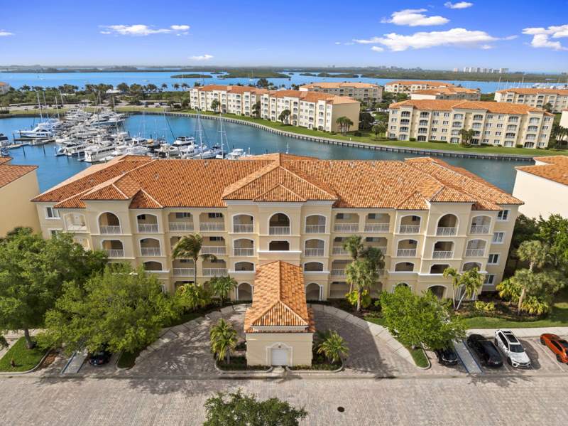 2 bedroom Condominium at 16 Harbour Isle Drive #303, Harbour Isle West, Fort Pierce — photo 2