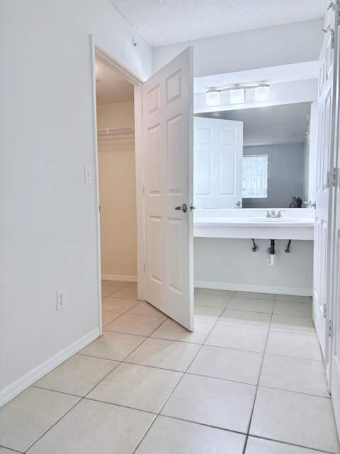 2640 S University Drive #127, Davie FL - photo 11 of 38