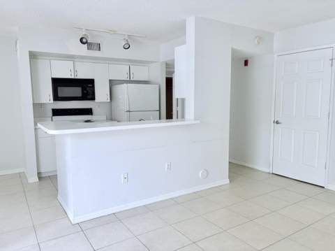 2640 S University Drive #127, Davie FL - photo 7 of 38