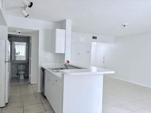 2640 S University Drive #127, Davie FL - photo 8 of 38