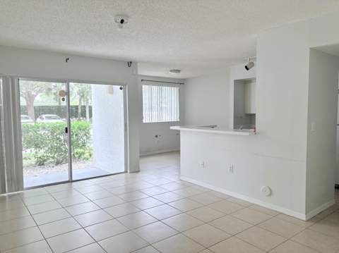 2640 S University Drive #127, Davie FL - photo 6 of 38