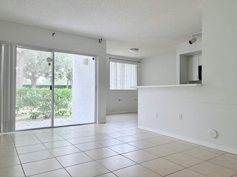 1 bedroom Condominium at 2640 S University Drive #127, Royal Grand Condo, Davie — photo 4