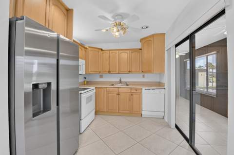 174 Capri D #174, Delray Beach FL - photo 11 of 52