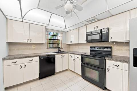 448 Piedmont J #448, Delray Beach FL - photo 10 of 36