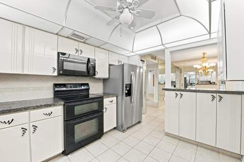 448 Piedmont J #448, Delray Beach FL - photo 11 of 36