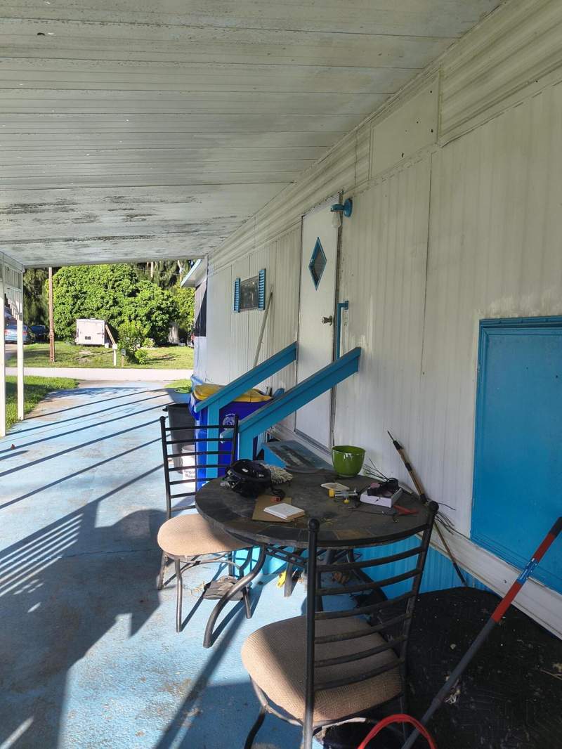 3 bedroom Mobile Home at 8294 SE Sandy Lane, Ridgeway, Hobe Sound — photo 3