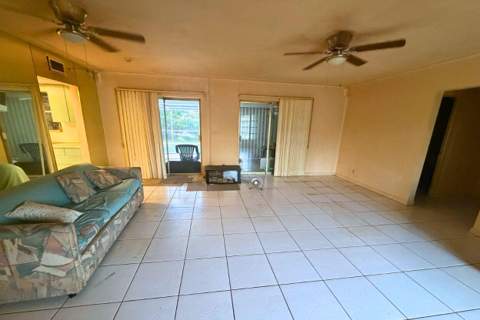 1261 SE 4th Court, Deerfield Beach FL - photo 11 of 28