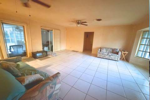 1261 SE 4th Court, Deerfield Beach FL - photo 12 of 28