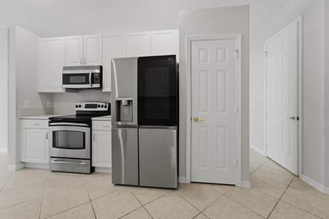126 Lancaster Road, Boynton Beach FL - photo 7 of 43