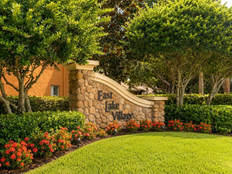 3 bedroom Townhouse at 1908 SE Korona Drive, East Lake village — photo 2