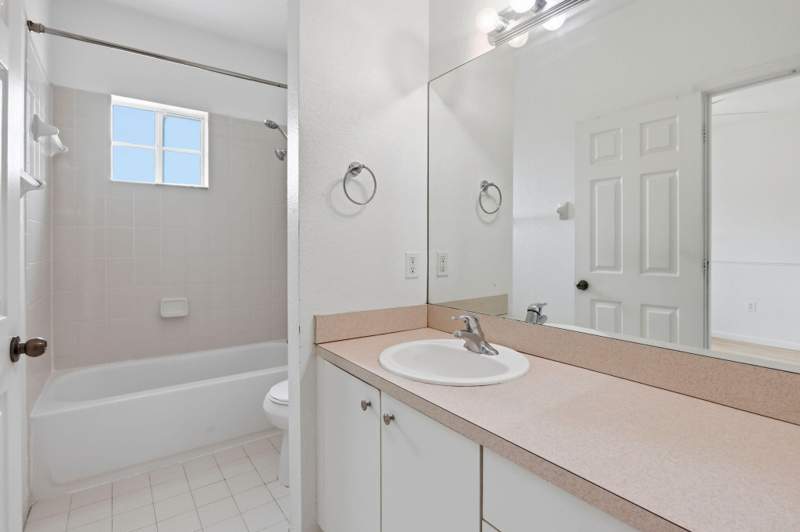 3 bedroom Townhouse at 460 Princess Drive, Aztec Plat, Margate — photo 4