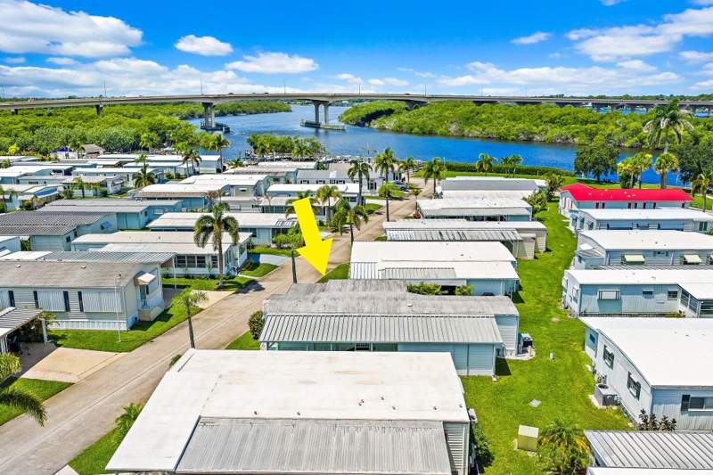 2 bedroom Mobile Home at 3500 S Kanner Highway #119, Riverland, Stuart — photo 2