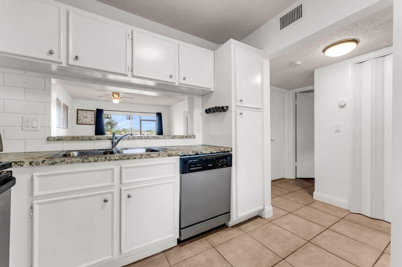 2 bedroom Condominium at 5510 Lakeside Drive #106, Viewpointe Condo, Margate — photo 5