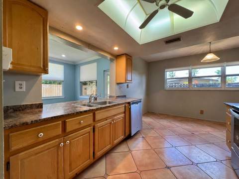 1785 NW 39th Place, Oakland Park FL - photo 10 of 29