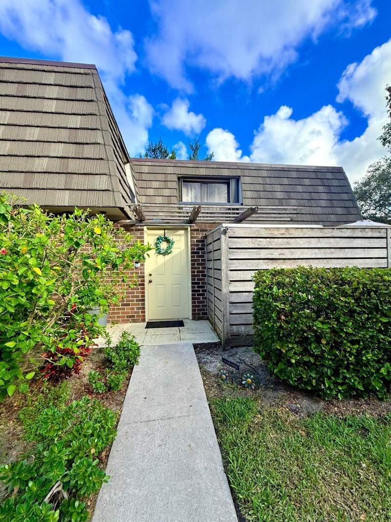 3 bedroom Townhouse at 903 9th Terrace, Glenwood Twnhs, Palm Beach Gardens — photo 4