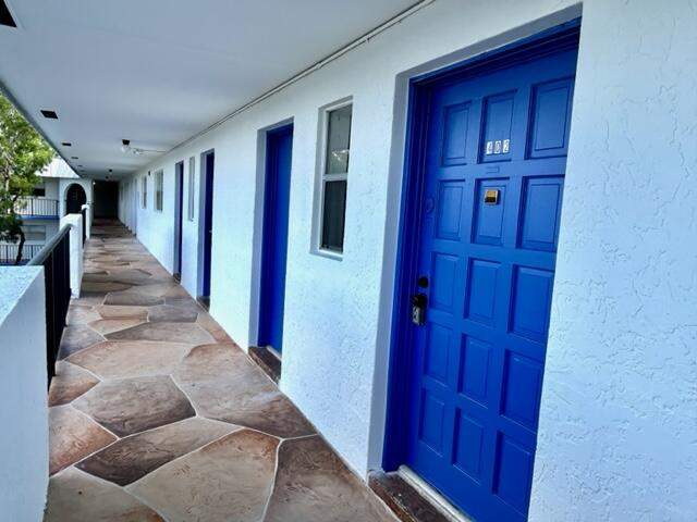 2 bedroom Condominium at 6061 N Falls Cir Drive #402, Falls of Inverrary , Lauderhill — photo 2