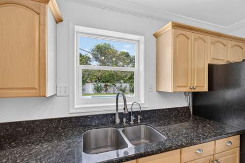 813 Date Palm Drive, Lake Park FL - photo 16 of 56