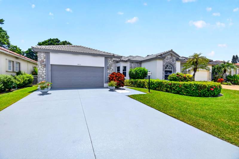 3 bedroom Single Family Residence at 3952 Summer Chase Court, Summer Chase, Lake Worth — photo 2