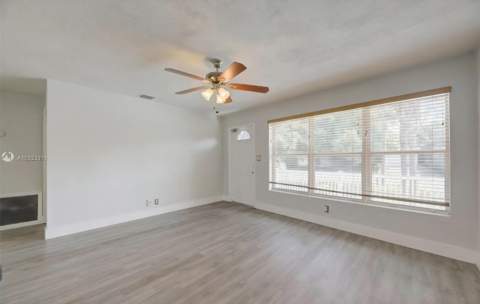 1521 NE 32nd Court, Pompano Beach FL - photo 12 of 16