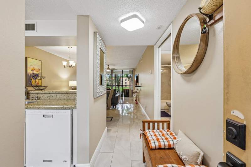 2 bedroom Condominium at 5718 Coral Lake Drive #206, Coral Gate II Condo, Margate — photo 3
